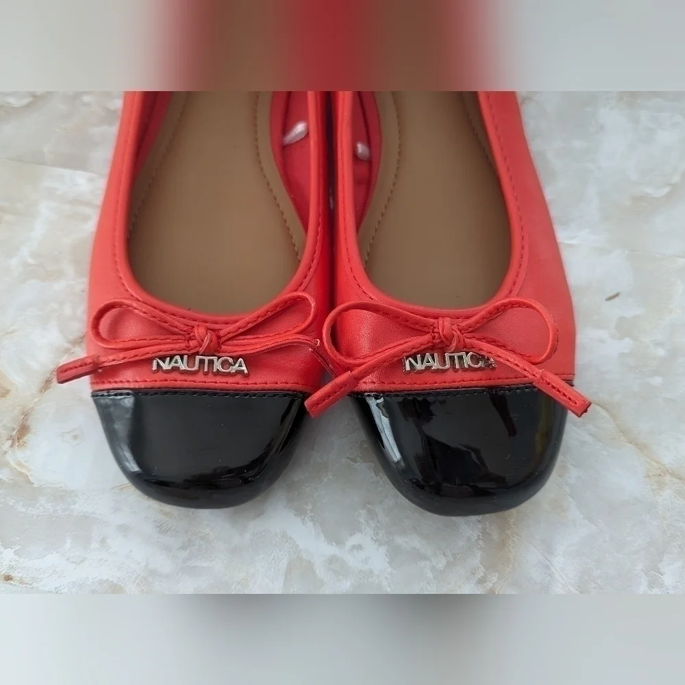 Nautica Woman's flats with black patten toes 7.5